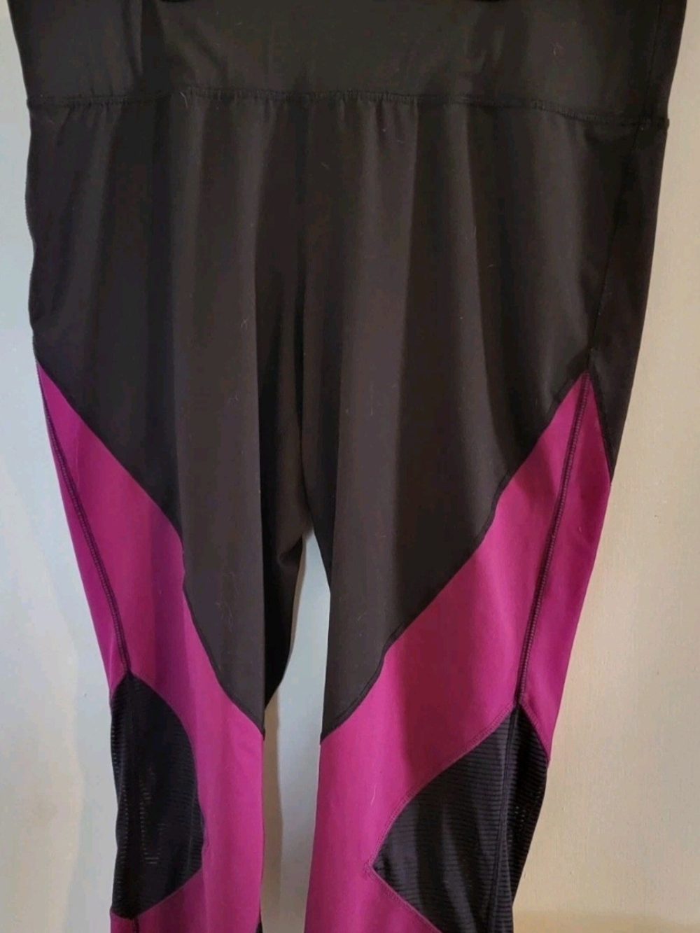 Lane Bryant LIVI Active Capri Athletic Compression Leggings Yoga Mesh Sz 22/24